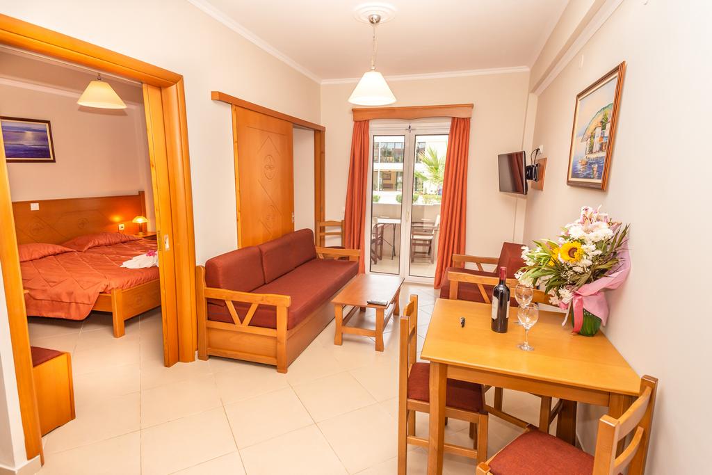 Robolla Beach Aparthôtel 4* - lastminute.com